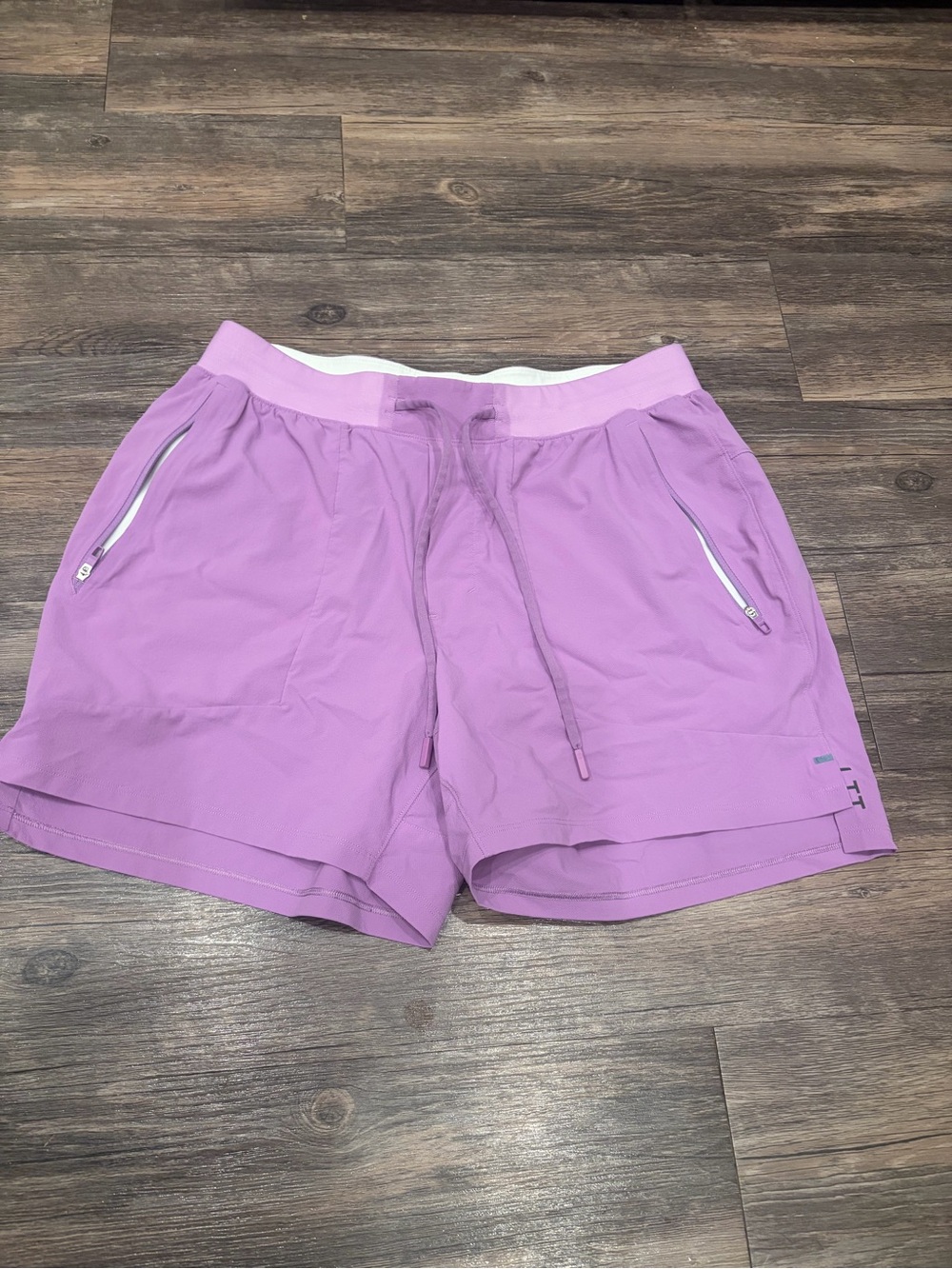 Lululemon License to Train Shorts 5"
